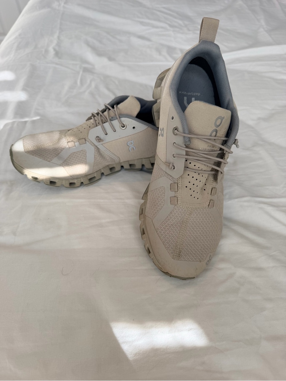 On Running Women's Waterproof Sneakers - Sand/Gray